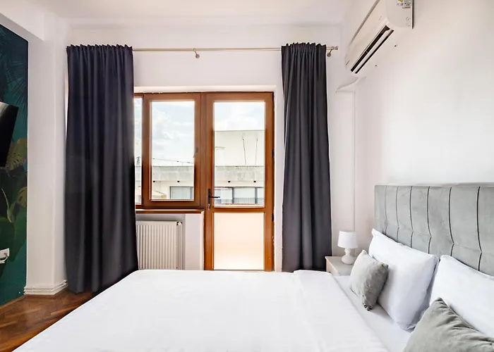 Downtown Victoria Apartments By Citybookings