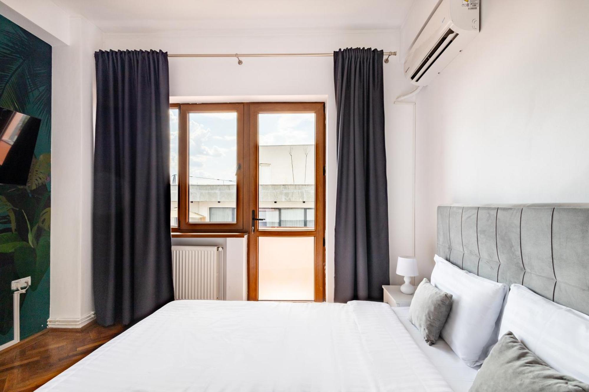 Downtown Victoria By Citybookings * Bucarest